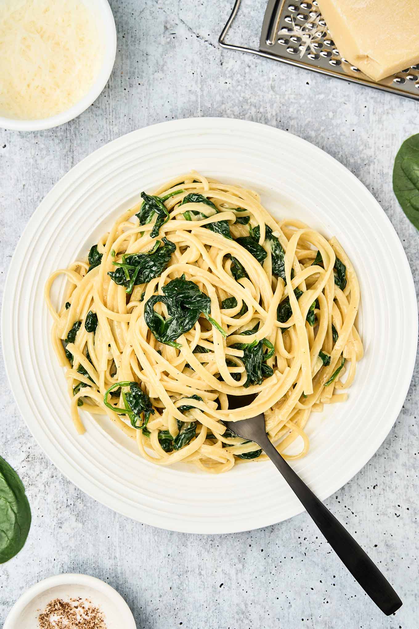 Garlic butter pasta with spinach